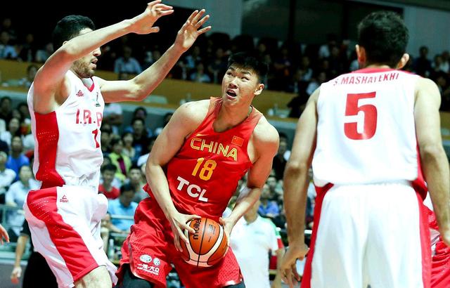 NBA夏联：中国男篮遭51分惨败不敌国王程帅澎16分